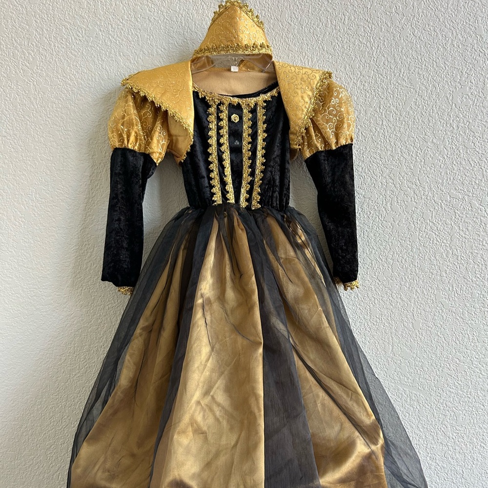Queen Costume